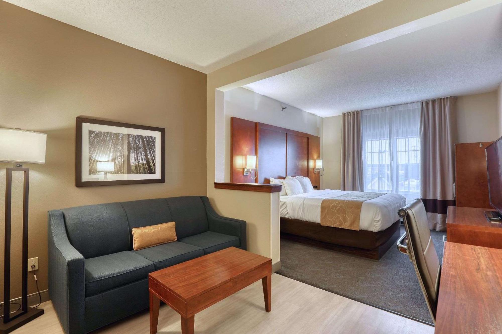 Comfort Suites Appleton Airport Exterior foto